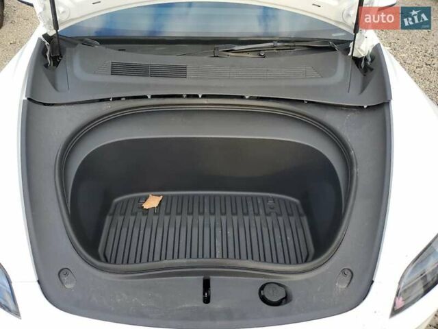 Білий Тесла Модель 3, об'ємом двигуна 0 л та пробігом 3 тис. км за 12500 $, фото 10 на Automoto.ua