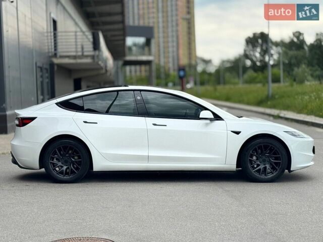 Білий Тесла Модель 3, об'ємом двигуна 0 л та пробігом 9 тис. км за 31500 $, фото 3 на Automoto.ua