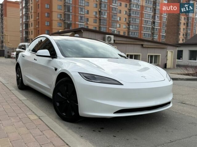 Білий Тесла Модель 3, об'ємом двигуна 0 л та пробігом 18 тис. км за 35300 $, фото 3 на Automoto.ua