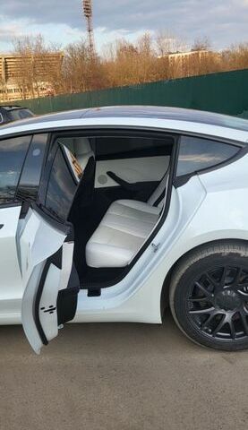 Белый Тесла Модель 3, объемом двигателя 0 л и пробегом 4 тыс. км за 32500 $, фото 12 на Automoto.ua