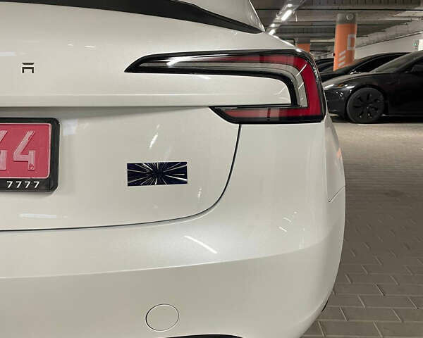 Білий Тесла Модель 3, об'ємом двигуна 0 л та пробігом 10 тис. км за 44900 $, фото 3 на Automoto.ua