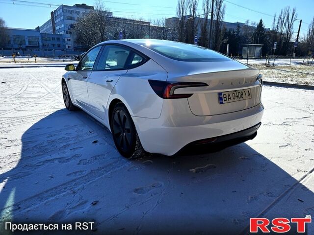 Белый Тесла Модель 3, объемом двигателя 0.32 л и пробегом 3 тыс. км за 32000 $, фото 3 на Automoto.ua