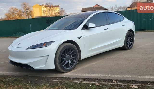 Белый Тесла Модель 3, объемом двигателя 0 л и пробегом 4 тыс. км за 32500 $, фото 10 на Automoto.ua