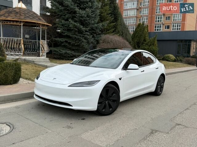 Білий Тесла Модель 3, об'ємом двигуна 0 л та пробігом 18 тис. км за 35300 $, фото 5 на Automoto.ua