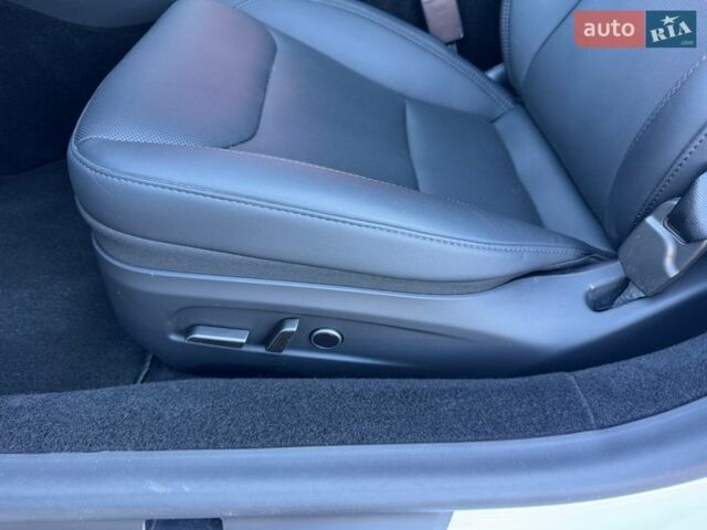 Білий Тесла Модель 3, об'ємом двигуна 0 л та пробігом 1 тис. км за 28999 $, фото 96 на Automoto.ua