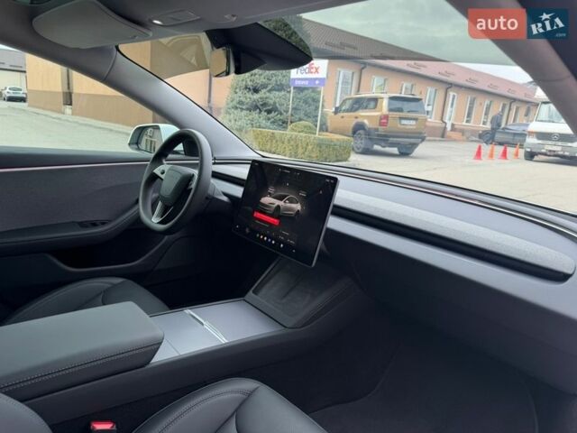 Білий Тесла Модель 3, об'ємом двигуна 0 л та пробігом 18 тис. км за 35300 $, фото 35 на Automoto.ua