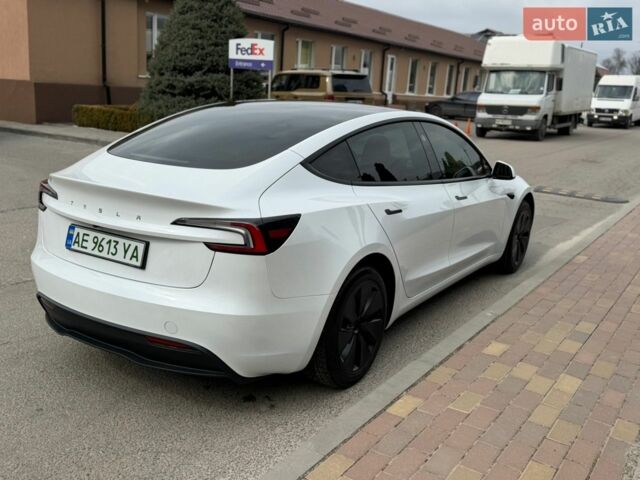 Белый Тесла Модель 3, объемом двигателя 0 л и пробегом 18 тыс. км за 35300 $, фото 11 на Automoto.ua