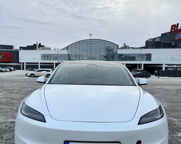 Белый Тесла Модель 3, объемом двигателя 0 л и пробегом 2 тыс. км за 35200 $, фото 5 на Automoto.ua