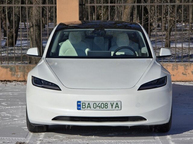 Белый Тесла Модель 3, объемом двигателя 0 л и пробегом 3 тыс. км за 27500 $, фото 3 на Automoto.ua