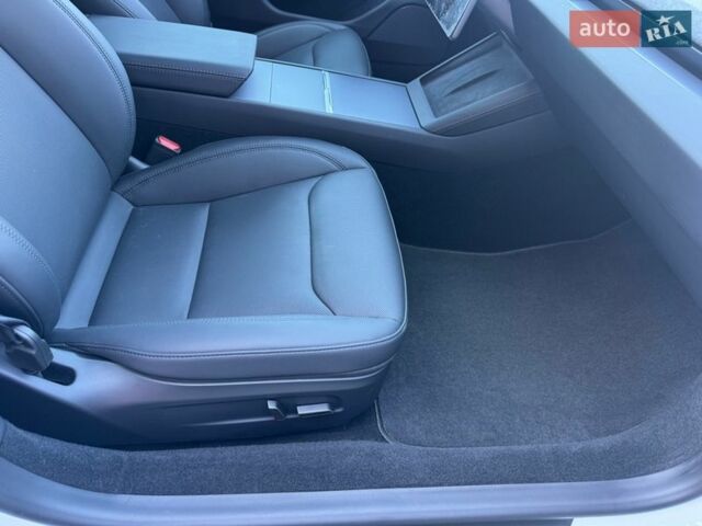 Білий Тесла Модель 3, об'ємом двигуна 0 л та пробігом 1 тис. км за 28999 $, фото 83 на Automoto.ua