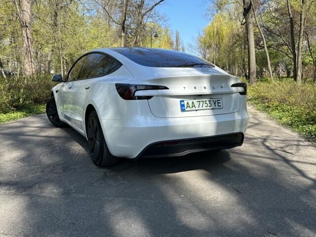 Белый Тесла Модель 3, объемом двигателя 0 л и пробегом 16 тыс. км за 30400 $, фото 5 на Automoto.ua