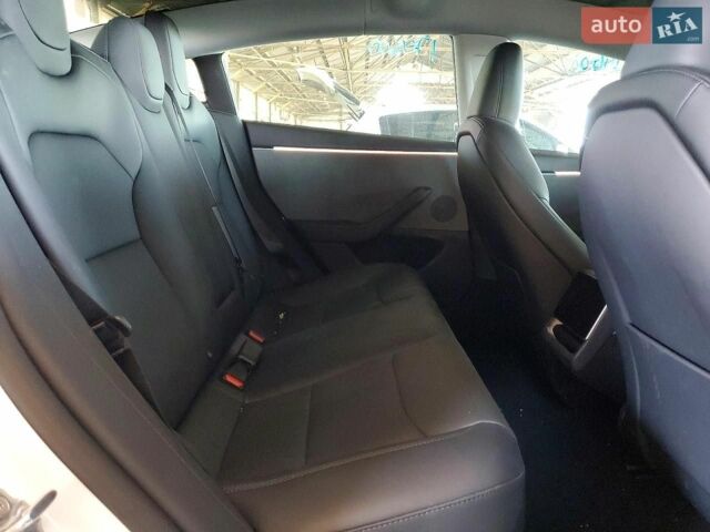 Білий Тесла Модель 3, об'ємом двигуна 0 л та пробігом 6 тис. км за 12000 $, фото 9 на Automoto.ua