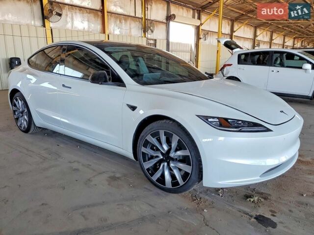 Білий Тесла Модель 3, об'ємом двигуна 0 л та пробігом 7 тис. км за 14000 $, фото 3 на Automoto.ua