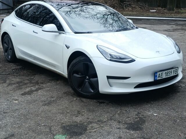 Белый Тесла Модель 3, объемом двигателя 0 л и пробегом 72 тыс. км за 16900 $, фото 2 на Automoto.ua