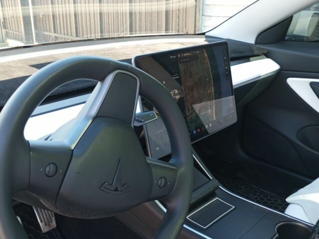 Білий Тесла Модель 3, об'ємом двигуна 0 л та пробігом 120 тис. км за 15800 $, фото 4 на Automoto.ua