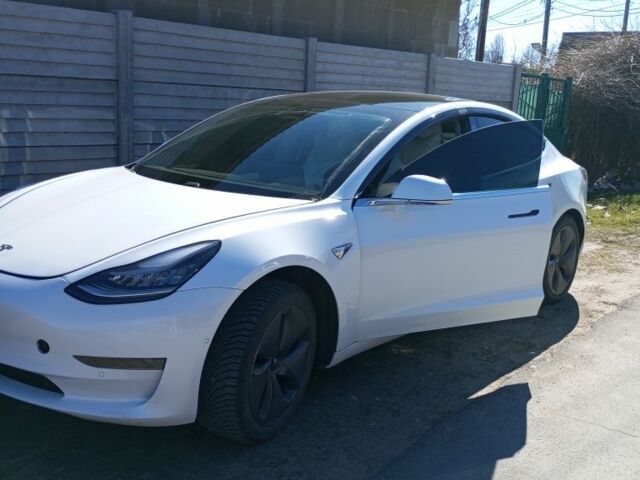 Білий Тесла Модель 3, об'ємом двигуна 0 л та пробігом 120 тис. км за 15800 $, фото 1 на Automoto.ua