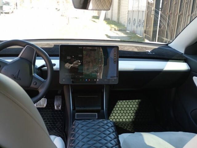 Білий Тесла Модель 3, об'ємом двигуна 0 л та пробігом 120 тис. км за 15800 $, фото 5 на Automoto.ua