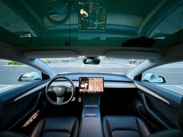 Тесла Модель 3 2021 в Киеве на Automoto.ua Белый Тесла Модель 3, объемом двигателя 0 л и пробегом 47 тыс. км за 15000 $, фото 7 на Automoto.ua