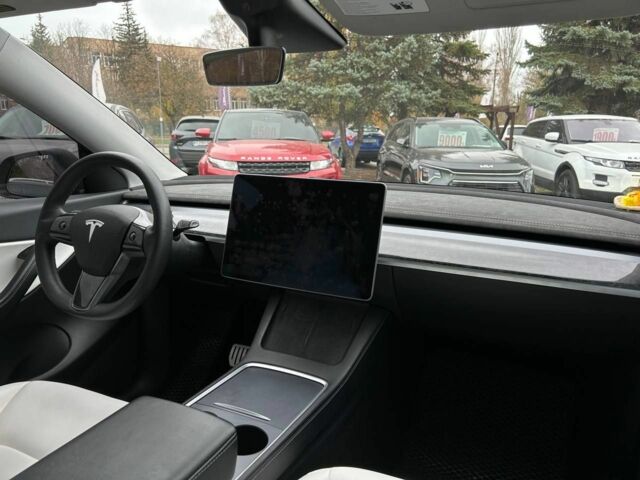 Білий Тесла Модель 3, об'ємом двигуна 0 л та пробігом 61 тис. км за 26999 $, фото 16 на Automoto.ua