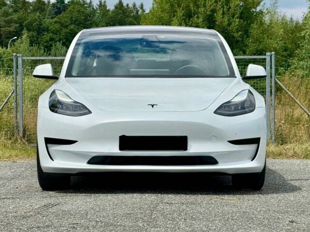 Тесла Модель 3 2021 в Киеве на Automoto.ua Белый Тесла Модель 3, объемом двигателя 0 л и пробегом 47 тыс. км за 15000 $, фото 1 на Automoto.ua
