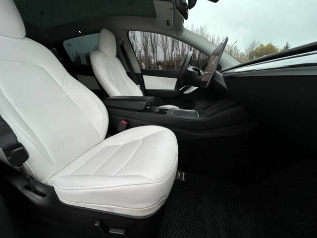 Білий Тесла Модель 3, об'ємом двигуна 0 л та пробігом 61 тис. км за 26999 $, фото 15 на Automoto.ua