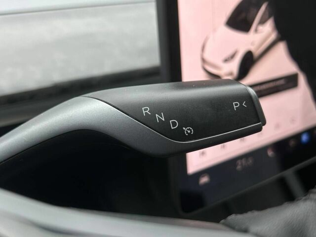 Білий Тесла Модель 3, об'ємом двигуна 0 л та пробігом 61 тис. км за 26999 $, фото 17 на Automoto.ua