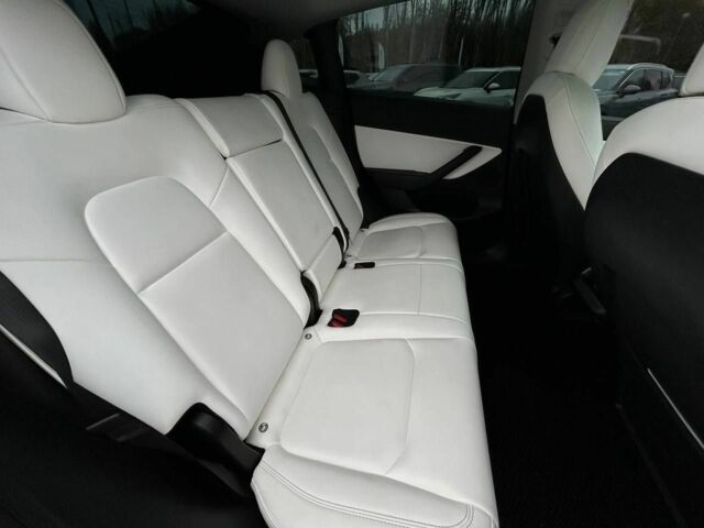 Білий Тесла Модель 3, об'ємом двигуна 0 л та пробігом 61 тис. км за 26999 $, фото 18 на Automoto.ua