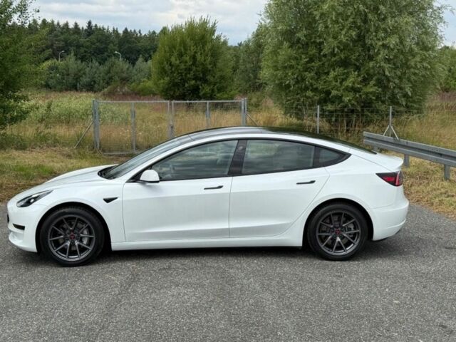 Тесла Модель 3 2021 в Киеве на Automoto.ua Белый Тесла Модель 3, объемом двигателя 0 л и пробегом 47 тыс. км за 15000 $, фото 6 на Automoto.ua