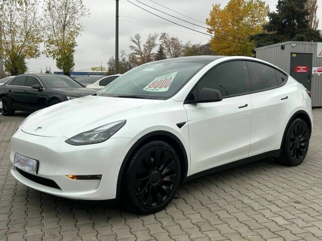 Білий Тесла Модель 3, об'ємом двигуна 0 л та пробігом 61 тис. км за 26999 $, фото 2 на Automoto.ua