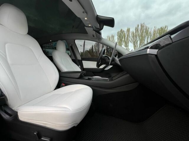 Тесла Модель 3 2021 в Кривом Роге на Automoto.ua Белый Тесла Модель 3, объемом двигателя 0 л и пробегом 61 тыс. км за 29500 $, фото 7 на Automoto.ua