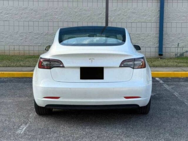 Білий Тесла Модель 3, об'ємом двигуна 0 л та пробігом 55 тис. км за 18500 $, фото 5 на Automoto.ua