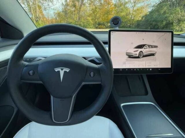 Білий Тесла Модель 3, об'ємом двигуна 0 л та пробігом 55 тис. км за 18500 $, фото 8 на Automoto.ua