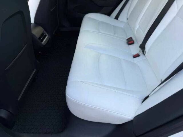 Білий Тесла Модель 3, об'ємом двигуна 0 л та пробігом 55 тис. км за 18500 $, фото 11 на Automoto.ua