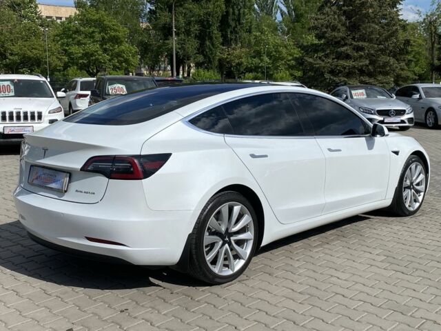 Белый Тесла Модель 3, объемом двигателя 0 л и пробегом 50 тыс. км за 27400 $, фото 6 на Automoto.ua