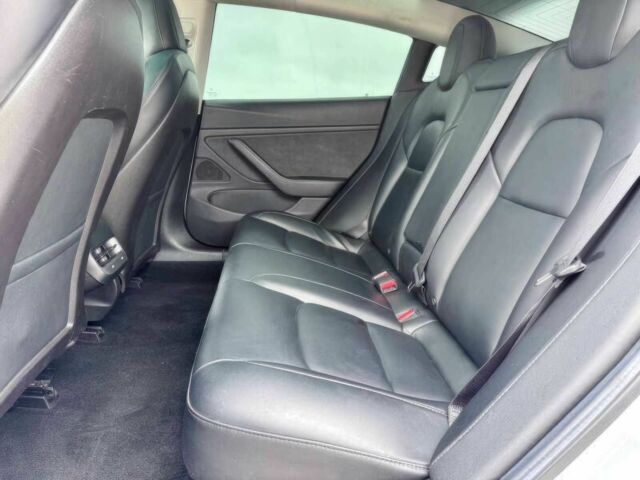 Білий Тесла Модель 3, об'ємом двигуна 0 л та пробігом 39 тис. км за 13000 $, фото 8 на Automoto.ua