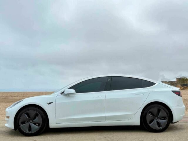 Білий Тесла Модель 3, об'ємом двигуна 0 л та пробігом 39 тис. км за 13000 $, фото 3 на Automoto.ua