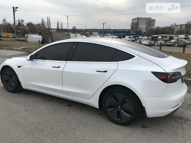 Белый Тесла Модель 3, объемом двигателя 0 л и пробегом 40 тыс. км за 33000 $, фото 6 на Automoto.ua