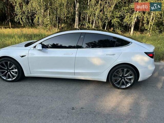 Білий Тесла Модель 3, об'ємом двигуна 0 л та пробігом 47 тис. км за 25000 $, фото 5 на Automoto.ua