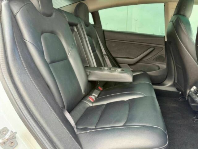 Білий Тесла Модель 3, об'ємом двигуна 0 л та пробігом 39 тис. км за 13000 $, фото 9 на Automoto.ua