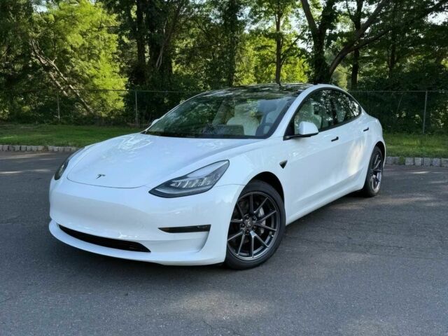 Білий Тесла Модель 3, об'ємом двигуна 0 л та пробігом 23 тис. км за 18200 $, фото 2 на Automoto.ua