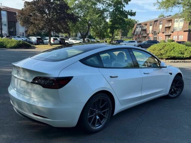 Білий Тесла Модель 3, об'ємом двигуна 0 л та пробігом 23 тис. км за 18200 $, фото 4 на Automoto.ua