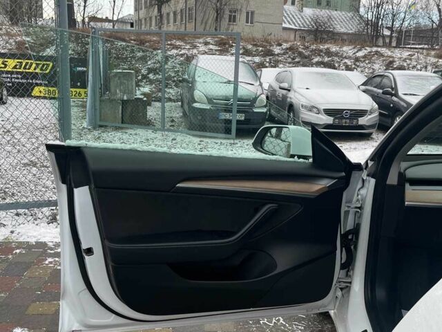 Белый Тесла Модель 3, объемом двигателя 0 л и пробегом 34 тыс. км за 451 $, фото 14 на Automoto.ua