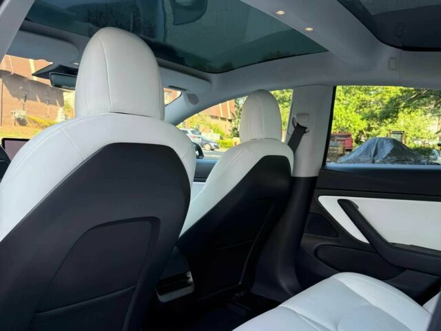 Білий Тесла Модель 3, об'ємом двигуна 0 л та пробігом 23 тис. км за 18200 $, фото 10 на Automoto.ua