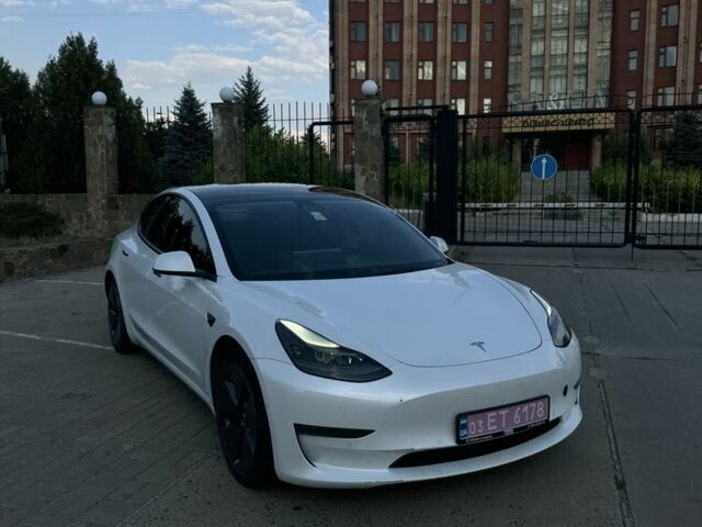 Тесла Модель 3 2022 у Харкові на Automoto.ua Білий Тесла Модель 3, об'ємом двигуна 0 л та пробігом 114 тис. км за 18500 $, фото 3 на Automoto.ua