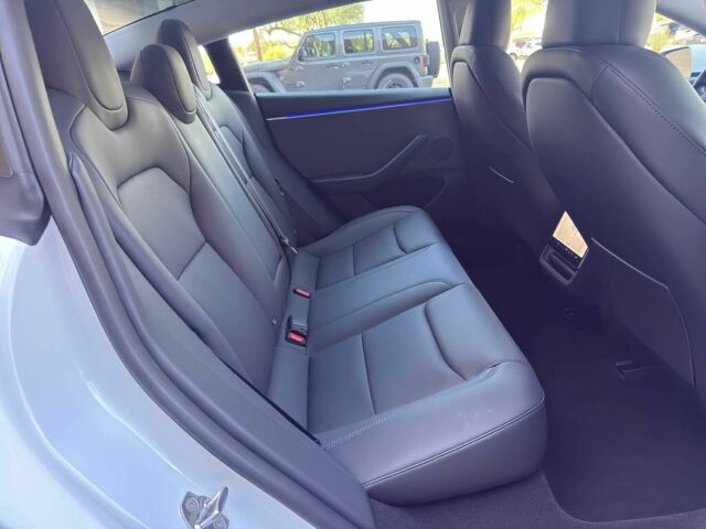 Белый Тесла Модель 3, объемом двигателя 0 л и пробегом 27 тыс. км за 14700 $, фото 11 на Automoto.ua