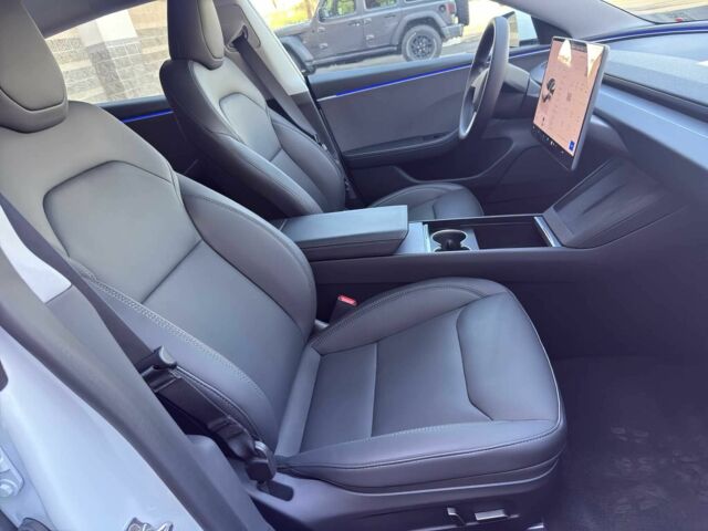 Белый Тесла Модель 3, объемом двигателя 0 л и пробегом 27 тыс. км за 14700 $, фото 8 на Automoto.ua