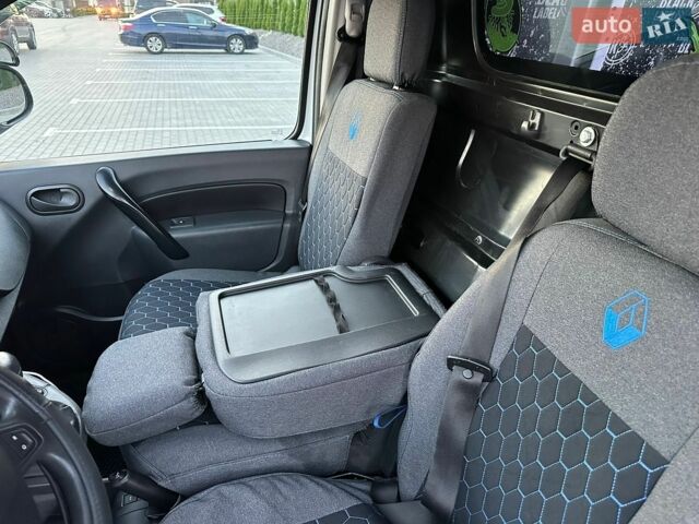 Черный Тесла Модель 3, объемом двигателя 0 л и пробегом 265 тыс. км за 14955 $, фото 4 на Automoto.ua