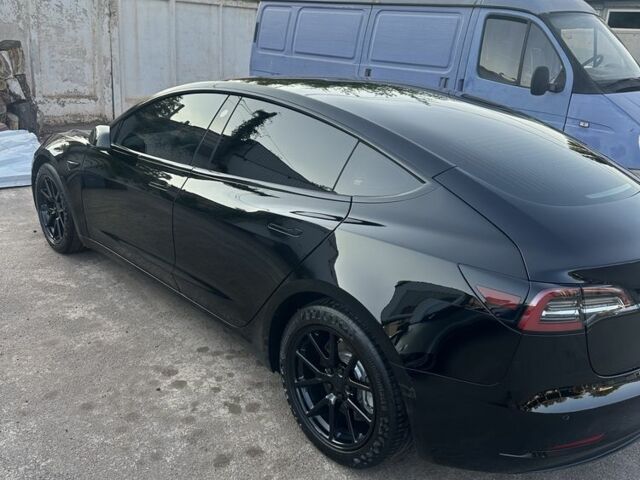 Чорний Тесла Модель 3, об'ємом двигуна 0 л та пробігом 110 тис. км за 21000 $, фото 1 на Automoto.ua