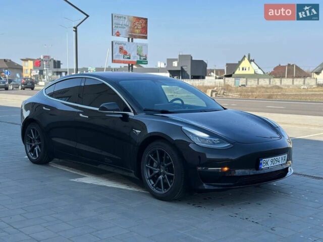 Чорний Тесла Модель 3, об'ємом двигуна 0 л та пробігом 120 тис. км за 14500 $, фото 1 на Automoto.ua