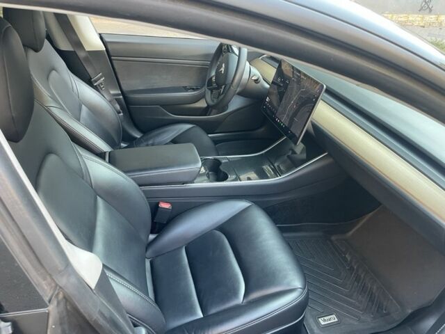 Черный Тесла Модель 3, объемом двигателя 0 л и пробегом 135 тыс. км за 15752 $, фото 5 на Automoto.ua